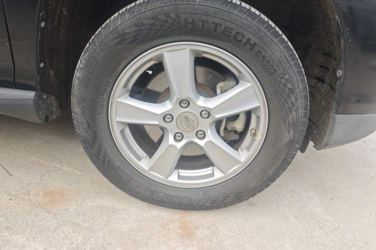 Used BYD S6 2014 1.5TI Manual Luxury 5-Seater Right Front Wheel Hub