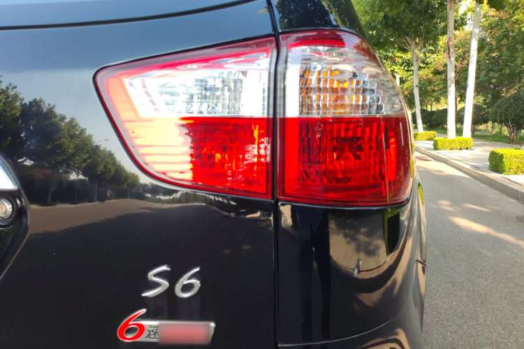Used BYD S6 2014 2.4L Automatic Prestige 5-Seater Right Rear Taillight