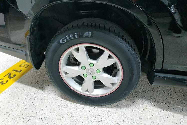 Used BYD S6 2014 2.0L Manual Luxury 5-Seater Right Rear Wheel Hub