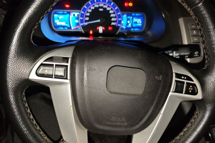 Used BYD S6 2014 2.0L Manual Elite Version 5 Seats Steering Wheel