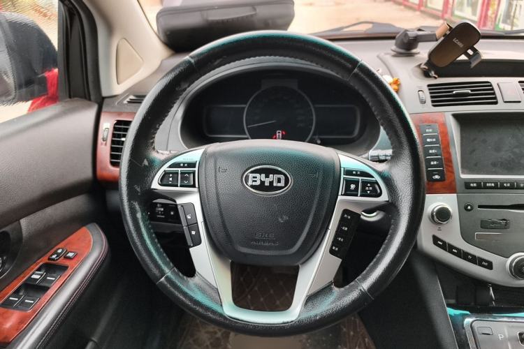 Used BYD S6 2014 2.4L Automatic Prestige 5-Seater Steering Wheel