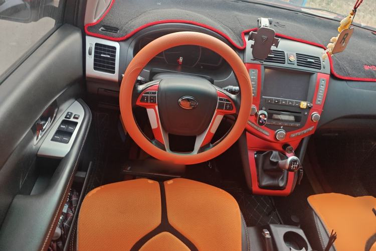 Used BYD S6 2014 2.0L Manual Elite Version 5 Seats Steering Wheel