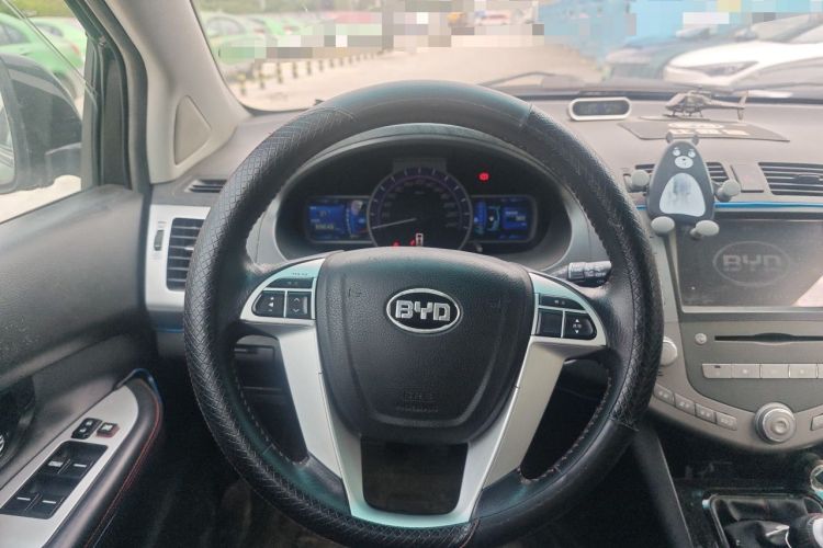 Used BYD S6 2014 1.5TI Manual Luxury 5-Seater Steering Wheel