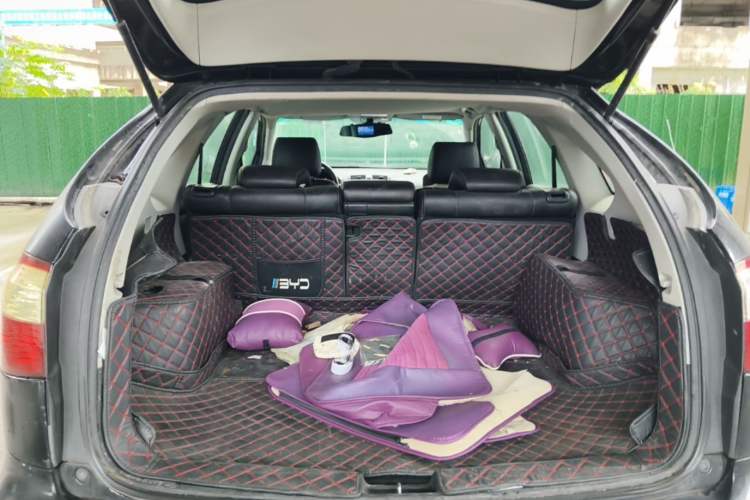 Used BYD S6 2014 2.0L Manual Luxury 5-Seater Trunk
