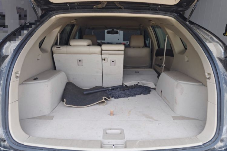 Used BYD S6 2014 2.0L Manual Luxury 5-Seater Trunk