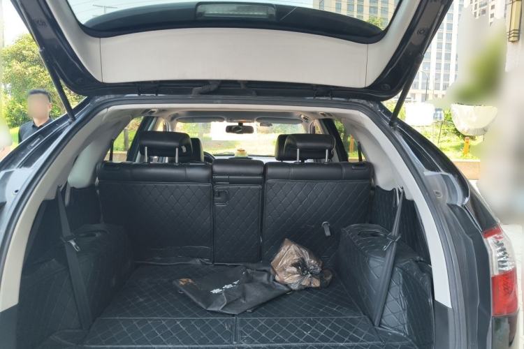 Used BYD S6 2014 1.5TI Manual Luxury 7-Seater Trunk