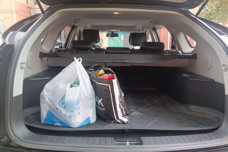 Used BYD S6 2014 2.4L Automatic Prestige 5-Seater Trunk