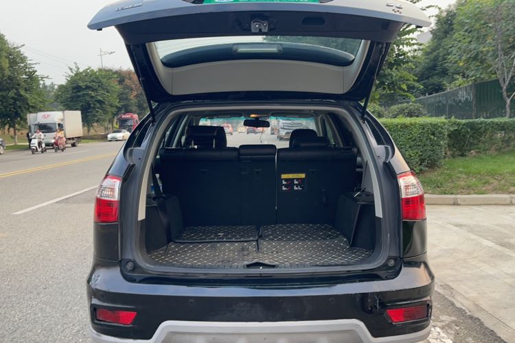 Used BYD S6 2014 1.5TI Manual Luxury 7-Seater Trunk