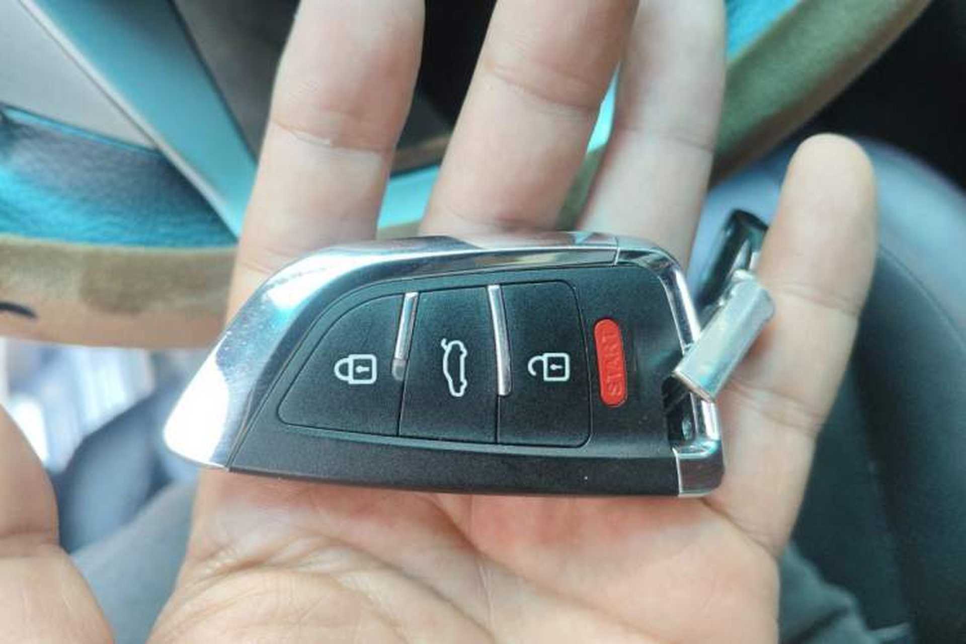 Used BYD S6 2014 2.0L Manual Luxury 5-Seater Vehicle Key
