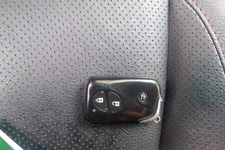 Used BYD S6 2014 2.4L Automatic Prestige 5-Seater Vehicle Key