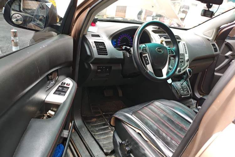 Used BYD S6 2014 2.4L Automatic Prestige 5-Seater Driver Seat
