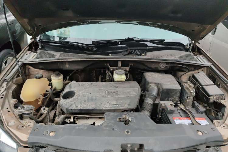 Used BYD S6 2014 1.5TI Manual Luxury 7-Seater Engine Bay