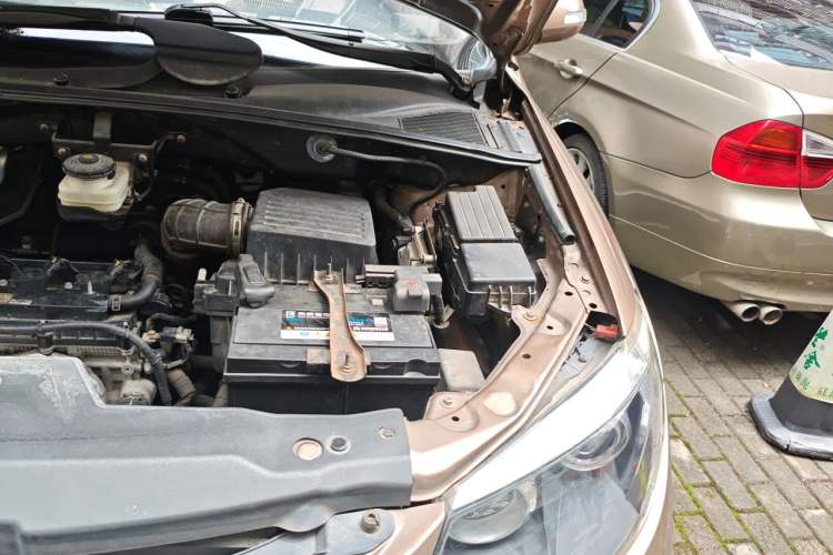 Used BYD S6 2014 2.4L Automatic Prestige 5-Seater Engine Bay Left
