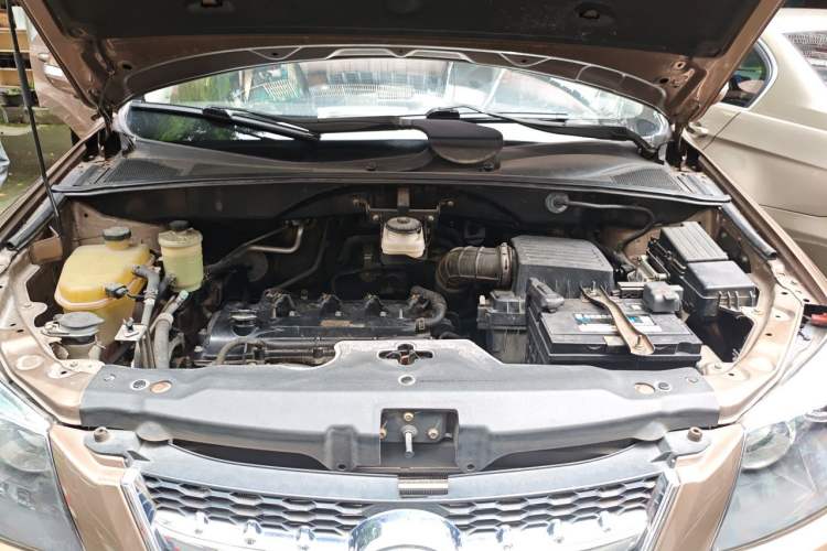Used BYD S6 2014 2.4L Automatic Prestige 5-Seater Engine Bay