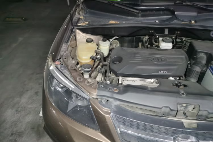 Used BYD S6 2014 1.5TI Manual Luxury 5-Seater Engine Bay Right