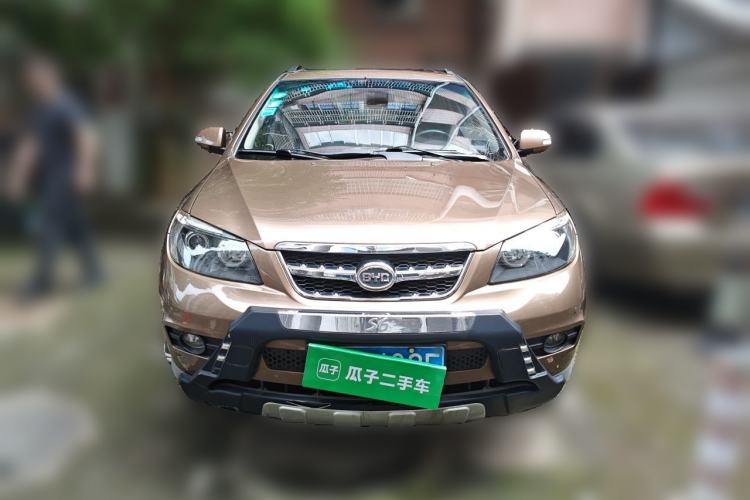Used BYD S6 2014 2.4L Automatic Prestige 5-Seater Front