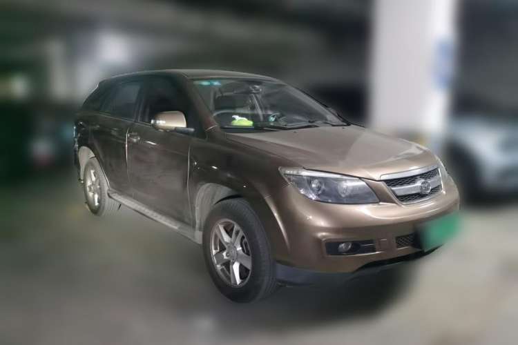 Used BYD S6 2014 1.5TI Manual Luxury 5-Seater Front Right 45 Deg