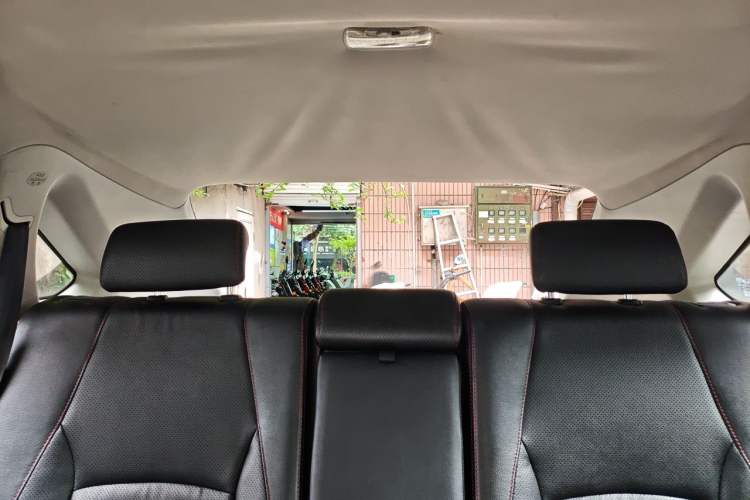 Used BYD S6 2014 2.4L Automatic Prestige 5-Seater Headliner