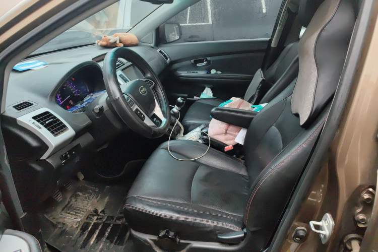 Used BYD S6 2014 1.5TI Manual Luxury 7-Seater Left Front Seat