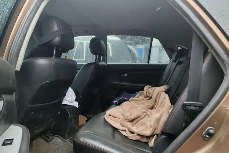 Used BYD S6 2014 1.5TI Manual Luxury 7-Seater Left Rear Seat