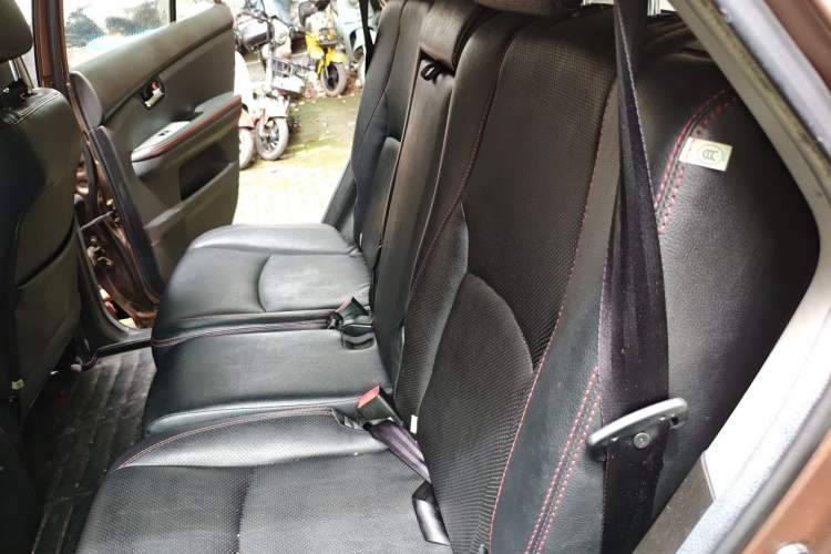 Used BYD S6 2014 2.4L Automatic Prestige 5-Seater Left Rear Seat