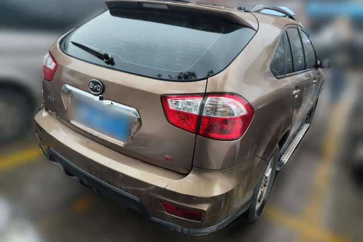 Used BYD S6 2014 1.5TI Manual Luxury 7-Seater Rear Right 45 Deg