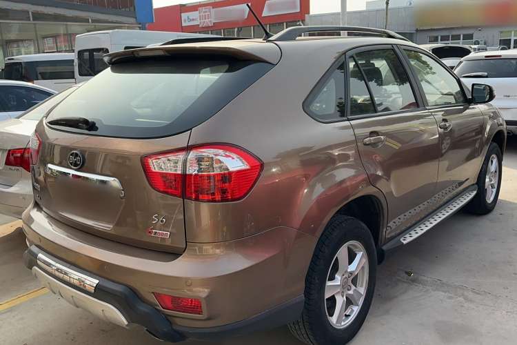 Used BYD S6 2014 2.4L Automatic Prestige 5-Seater Rear Right 45 Deg