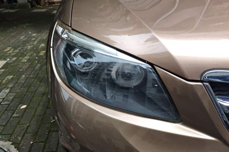 Used BYD S6 2014 2.4L Automatic Prestige 5-Seater Right Front Headlight