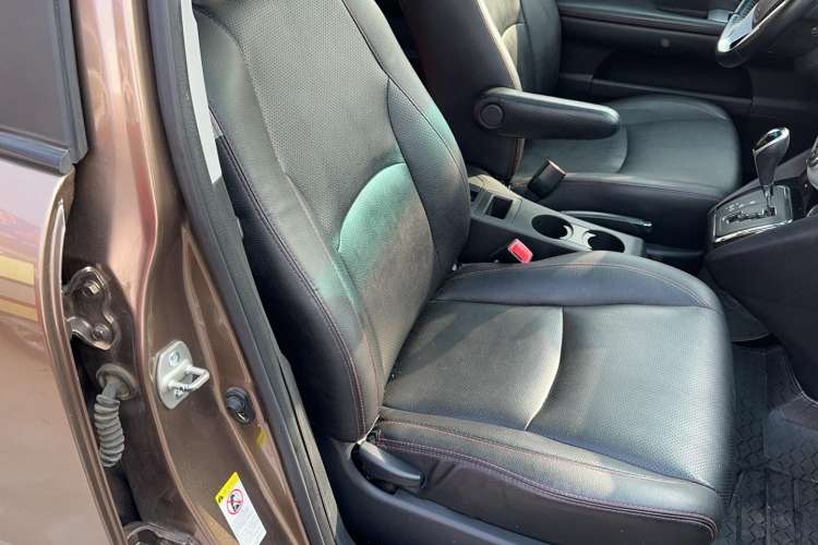 Used BYD S6 2014 2.4L Automatic Prestige 5-Seater Right Front Seat