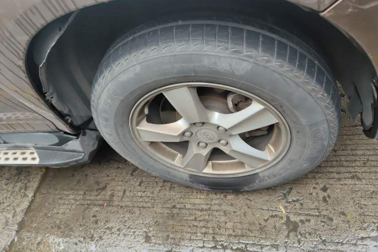 Used BYD S6 2014 1.5TI Manual Luxury 7-Seater Right Front Wheel Hub