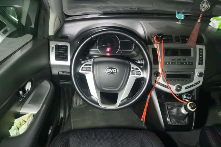 Used BYD S6 2014 1.5TI Manual Luxury 5-Seater Steering Wheel