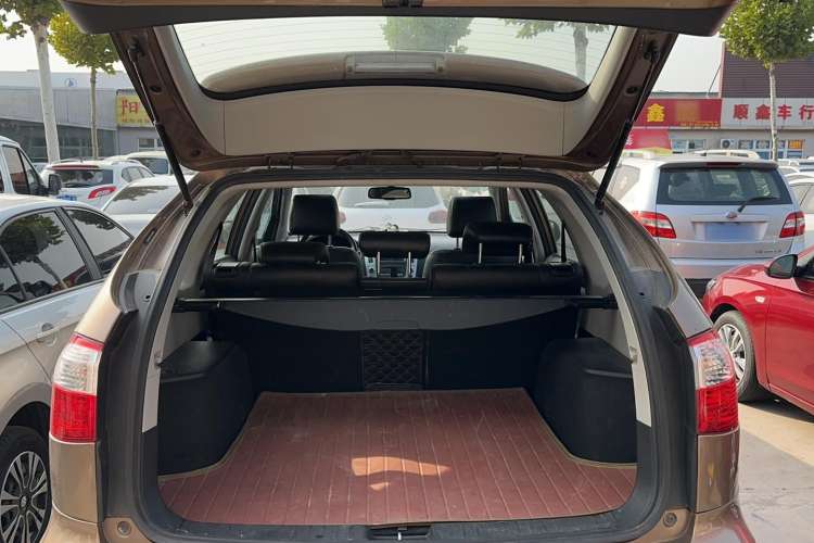 Used BYD S6 2014 2.4L Automatic Prestige 5-Seater Trunk