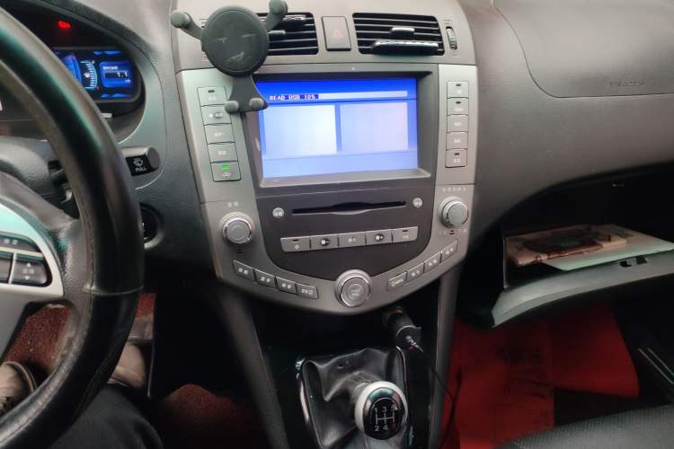 Used BYD S6 2014 2.0L Manual Luxury 5-Seater Audio And AC Panel