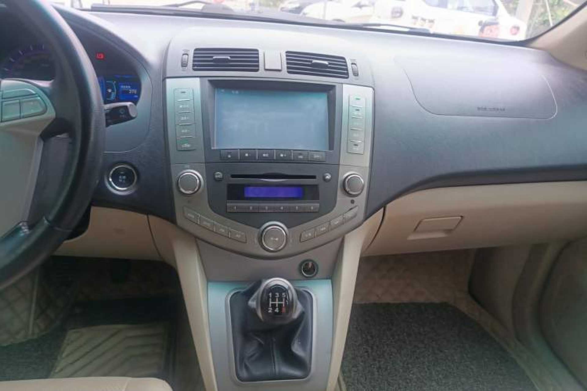 Used BYD S6 2014 2.0L Manual Luxury 5-Seater Audio And AC Panel