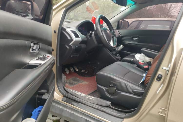 Used BYD S6 2014 2.0L Manual Luxury 5-Seater Driver Seat