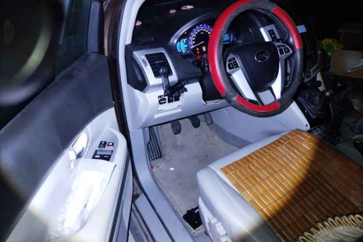 Used BYD S6 2014 1.5TI Manual Luxury 5-Seater Driver Seat