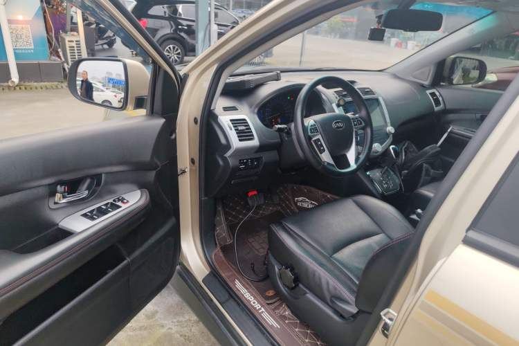 Used BYD S6 2014 2.4L Automatic Prestige 7-Seater Driver Seat