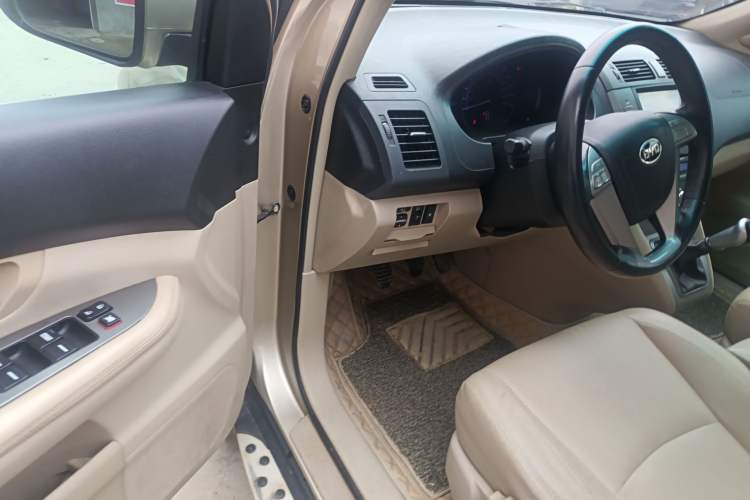 Used BYD S6 2014 2.0L Manual Luxury 5-Seater Driver Seat