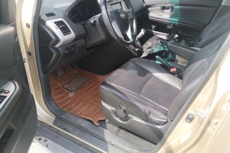 Used BYD S6 2014 2.0L Manual Luxury 5-Seater Driver Seat