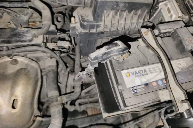 Used BYD S6 2014 2.4L Automatic Prestige 5-Seater Engine Bay Left