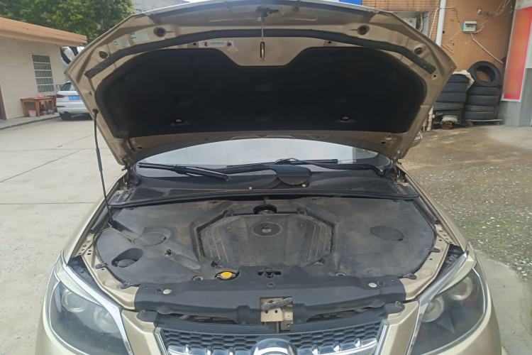 Used BYD S6 2014 2.0L Manual Luxury 5-Seater Engine Bay