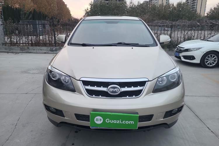 Used BYD S6 2014 2.0L Manual Luxury 7-Seater Exterior 1