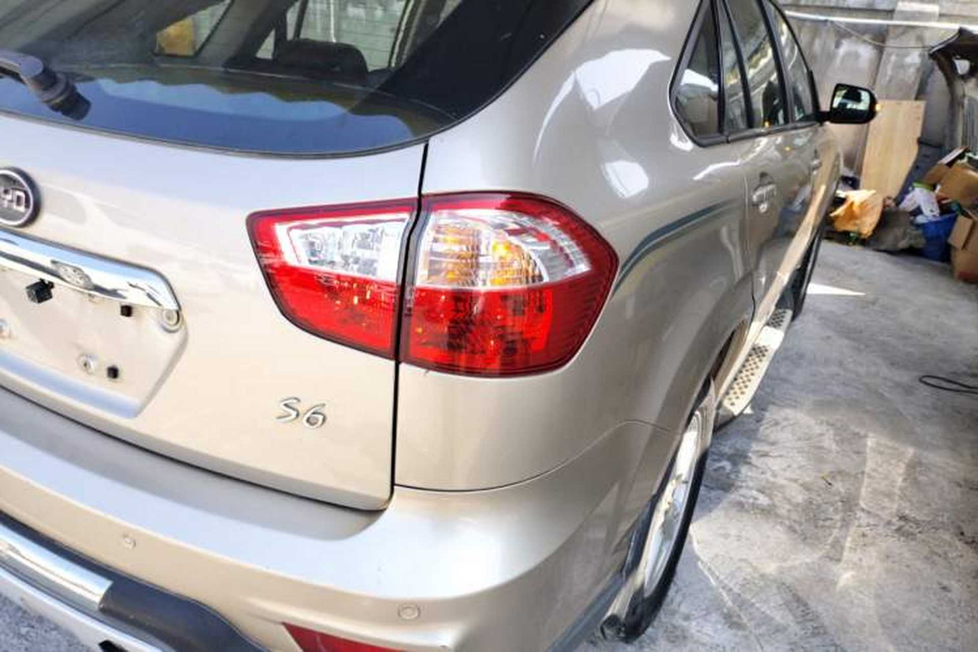 Used BYD S6 2014 2.0L Manual Luxury 5-Seater Exterior 1