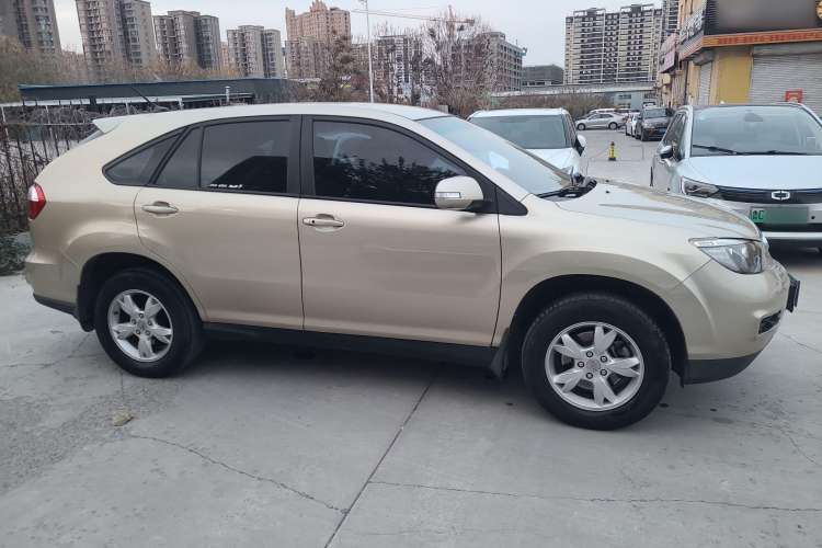 Used BYD S6 2014 2.0L Manual Luxury 7-Seater Exterior 2