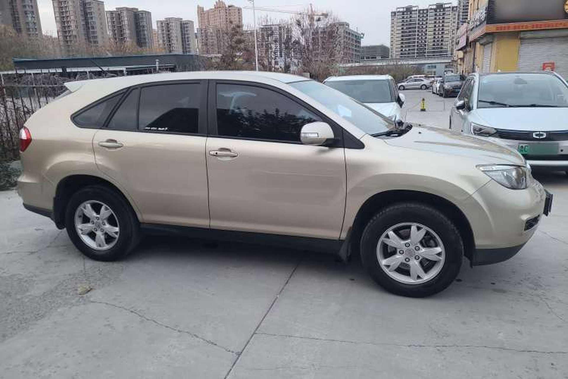 Used BYD S6 2014 2.0L Manual Luxury 7-Seater Exterior 2