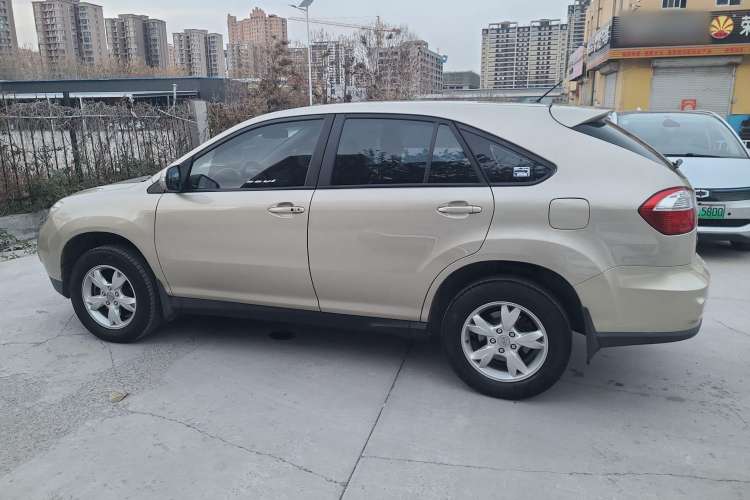 Used BYD S6 2014 2.0L Manual Luxury 7-Seater Exterior 4
