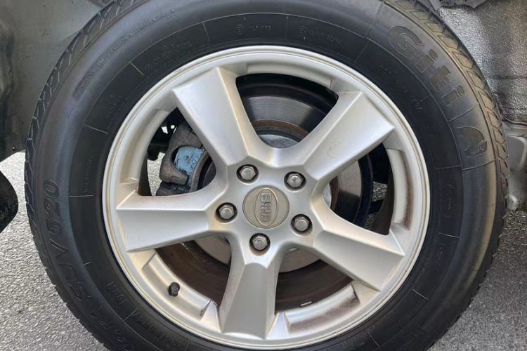 Used BYD S6 2014 2.0L Manual Luxury 5-Seater Exterior 5