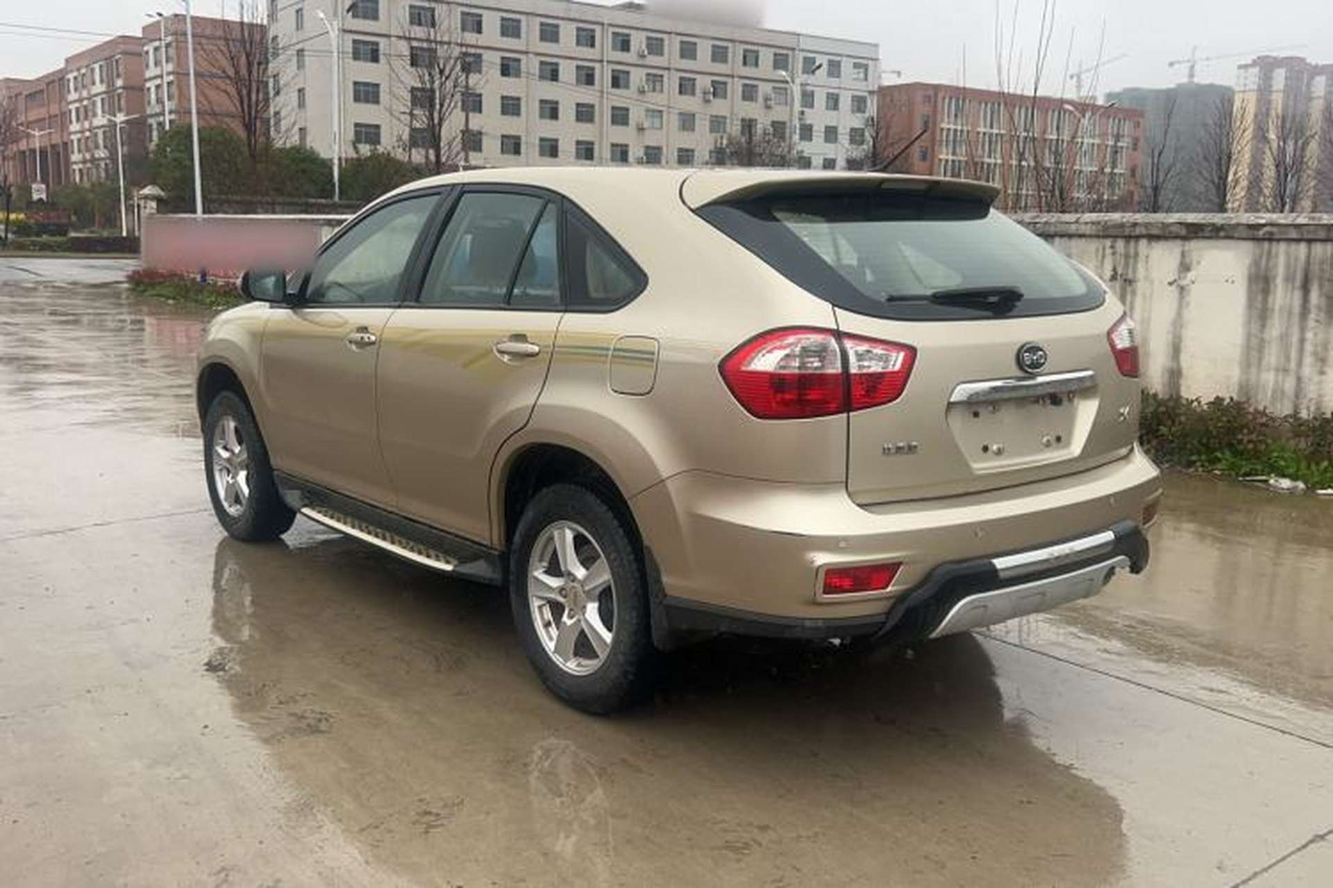 Used BYD S6 2014 2.0L Manual Luxury 5-Seater Exterior 5