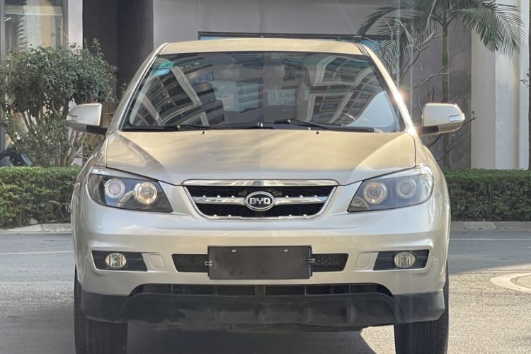 Used BYD S6 2014 2.0L Manual Luxury 5-Seater Exterior 7
