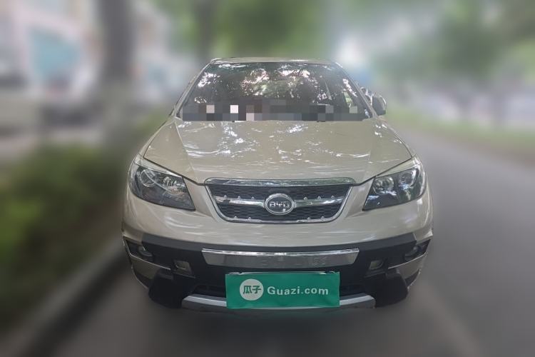 Used BYD S6 2014 2.0L Manual Luxury 5-Seater Front